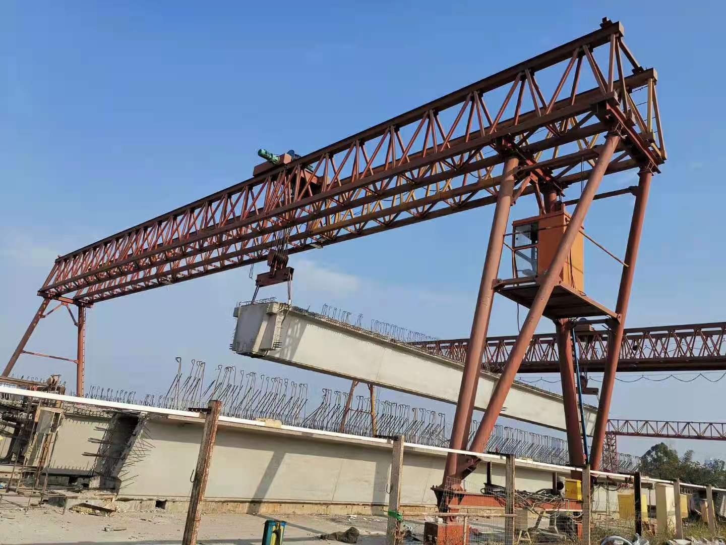 吐鲁番一大桥预制箱梁压浆施工
